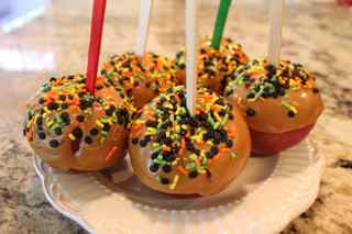 fall-inspired-carmel-apples-final-HappyandBlessedHome