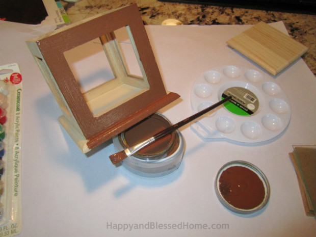 Homemade Father's Day gift Wood Photo Box - easy to personalize Father's Day gift idea from HappyandBlessedHome.com