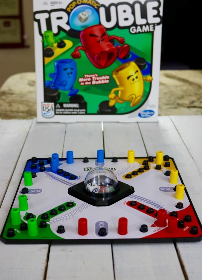Have fun with the pop and roll dice in Sorry the board game by Hasbro