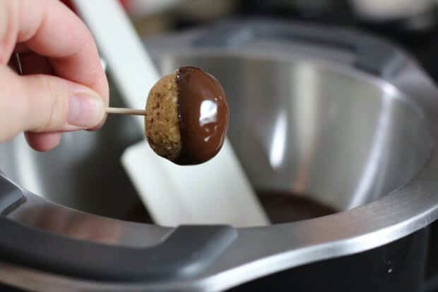 Just a touch of chocolate completes these SKINNY Peanut Butter and Chocolate Buckeyes