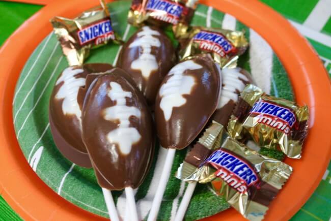Make a classic SNICKERS football pop or create footballs in your team's colors
