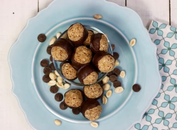 Quick after school snack - SKINNY Peanut Butter and Chocolate Buckeyes