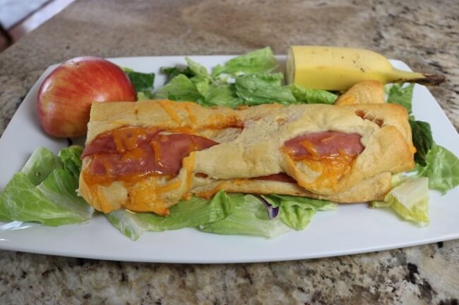 Easy Recipe for Ham and Cheese Roll Ups - perfect for a family picnic! Great with fresh fruit.