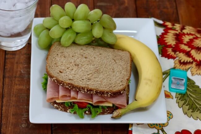 FREE Printable Menu Plan: 5 Healthy Lunches at 450 Calories each - Ham and Cheese Sandwich