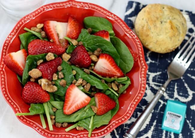 FREE Printable Menu Plan: 5 Healthy Lunches at 450 Calories each - Strawberry Spinach Salad and Banana Muffin at 450 Calories