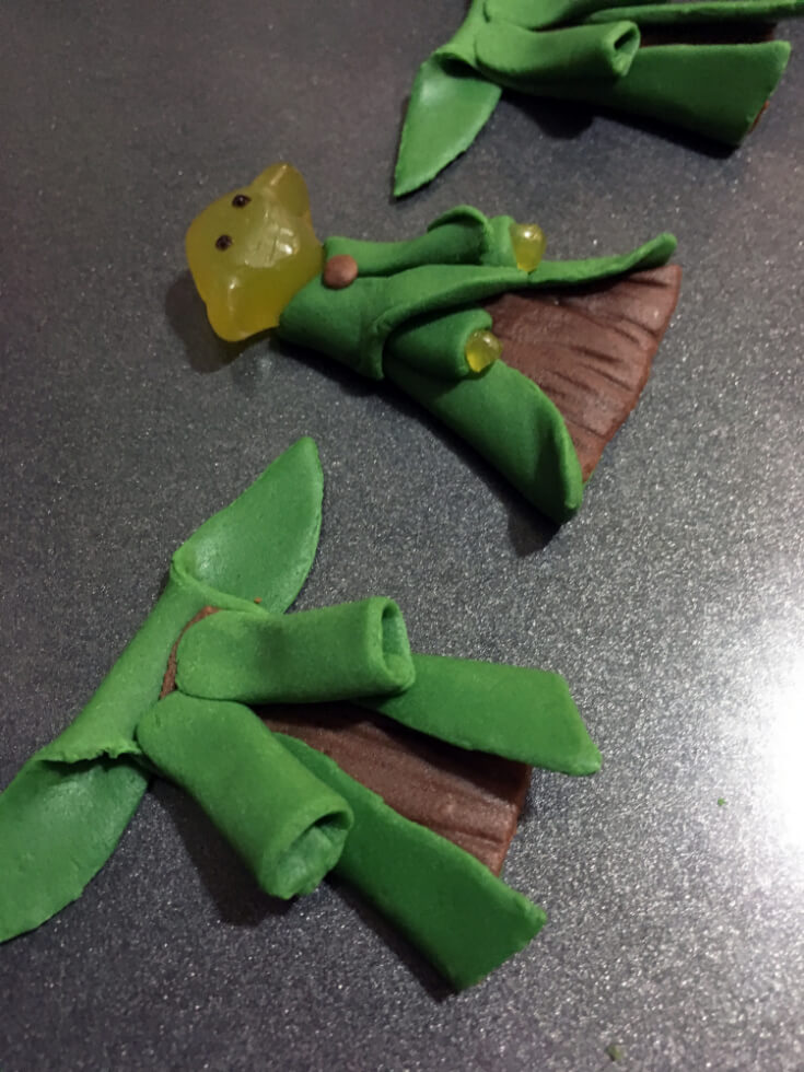 Create Sleeves for this STAR WARS Yoda in Chocolate