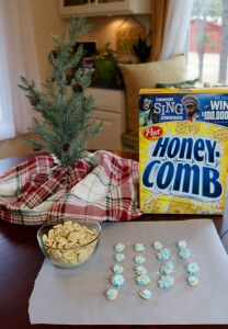Easy DIY Edible Christmas Ornaments made with Honeycomb® cereal
