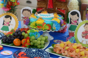 Easy Recipes and a FREE 50 Page Party Pack for a Hawaiian Luau