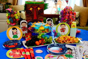 FREE 50 Page Party Pack for a Hawaiian Luau to set the perfect party table
