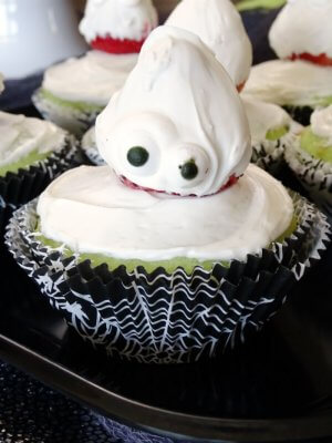 Strawberry and Chocolate Ghost Cupcakes