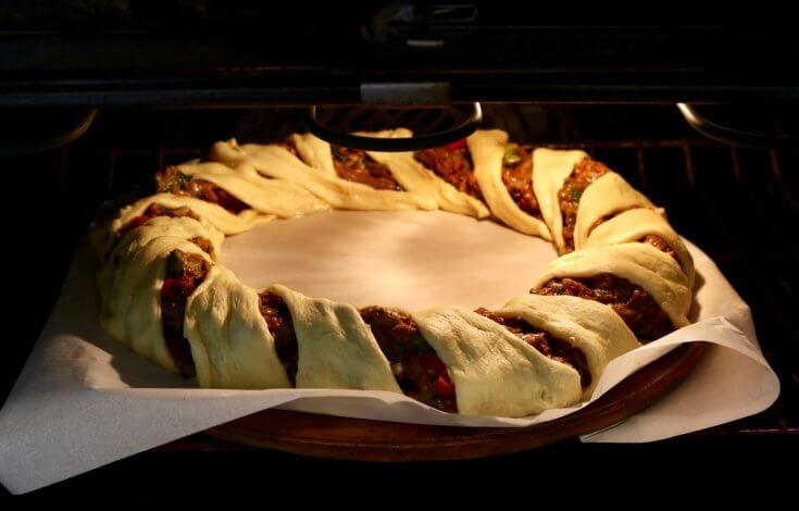Bake for 20-25 minutes to make this Easy Vegetarian Crescent Ring Recipe and Party Appetizer