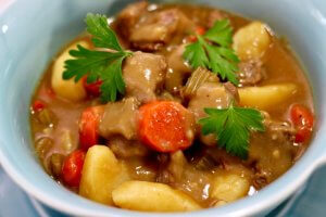 Heartwarming Easy Recipe for Slow Cooker Beef and Vegetable Stew