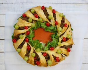 Simple yet elegant - Easy Vegetarian Crescent Ring Recipe and Party Appetizer