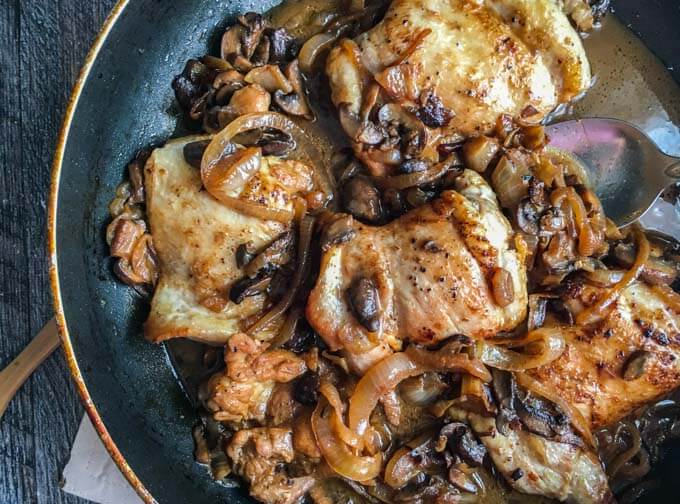 skillet-chicken-balsamic-onions-mushrooms-pan2