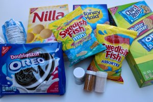 Just a few of the NABISCO products you can get to enter the NABISCO Snack ‘N Share Sweepstakes